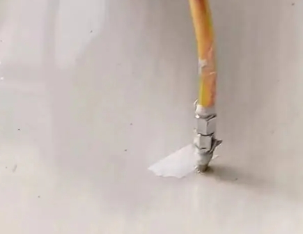 南乐瓷砖空鼓维修公司专业解答在瓷砖铺贴过程中，如果使用的砂料过粗（如全部使用了粗砂），可能会导致以下问题